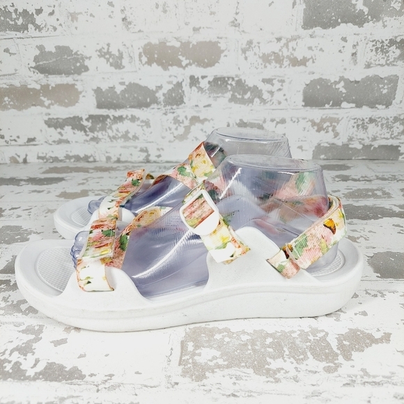 Blowfish Ruble White Pixie Garden Adjustable Comfort Strap Sandals O441 - Picture 1 of 8